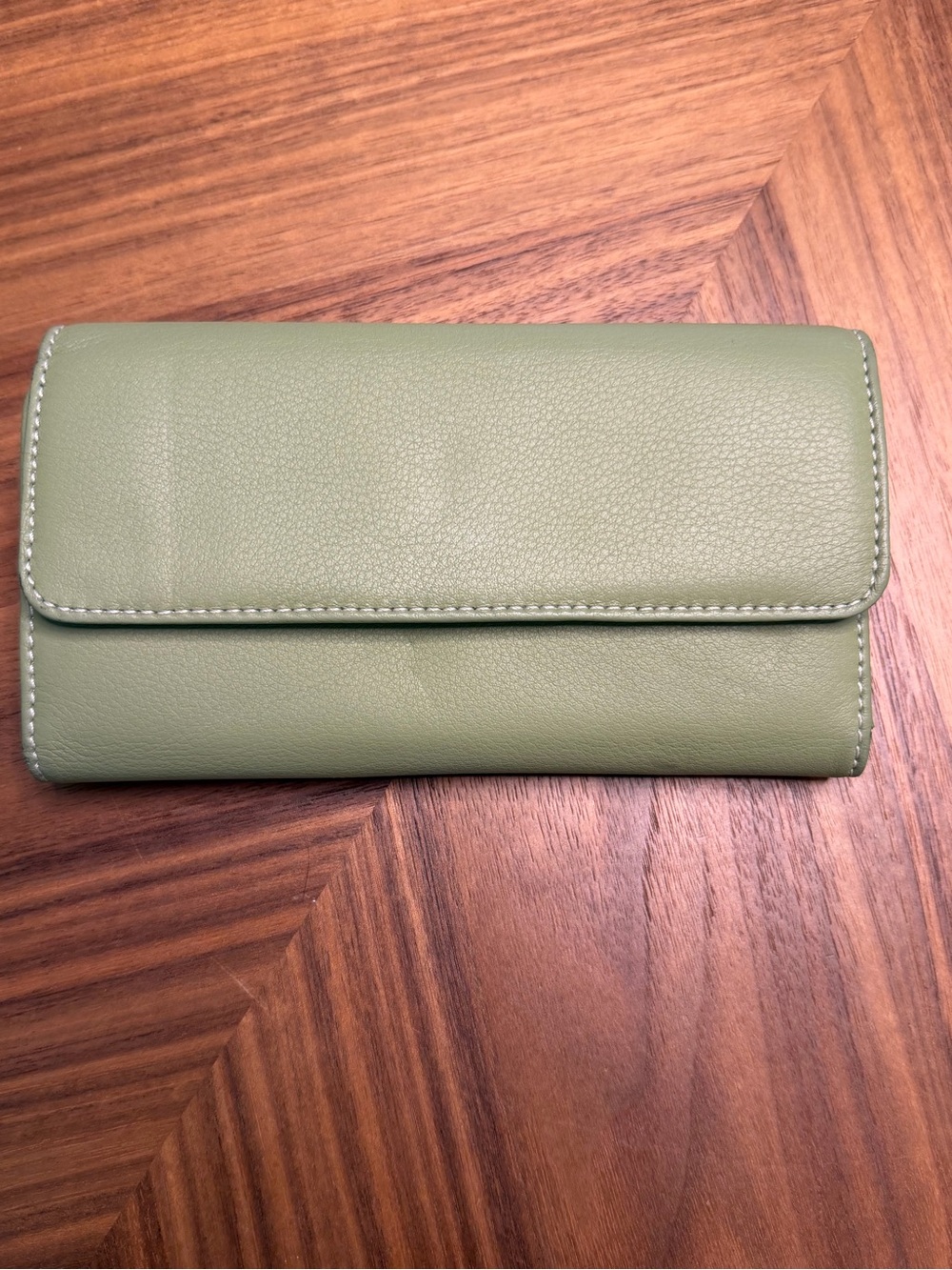 Green Leather Women’s Wallet - Classic Fold Clutch